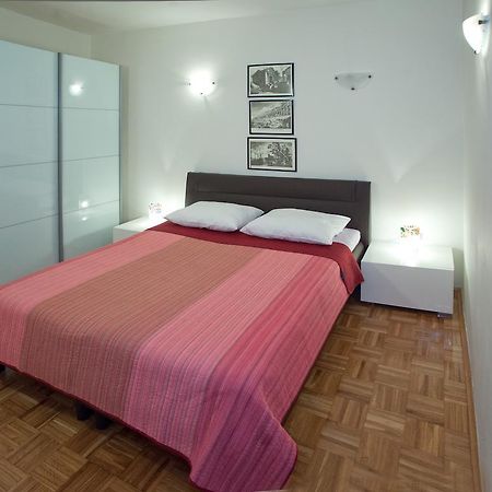 Ideal Location Split Apartments Habitación foto