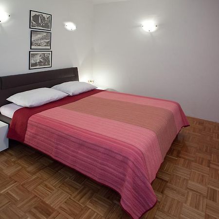 Ideal Location Split Apartments Habitación foto