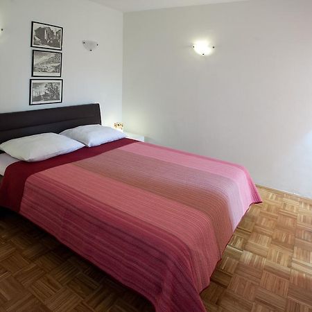 Ideal Location Split Apartments Habitación foto