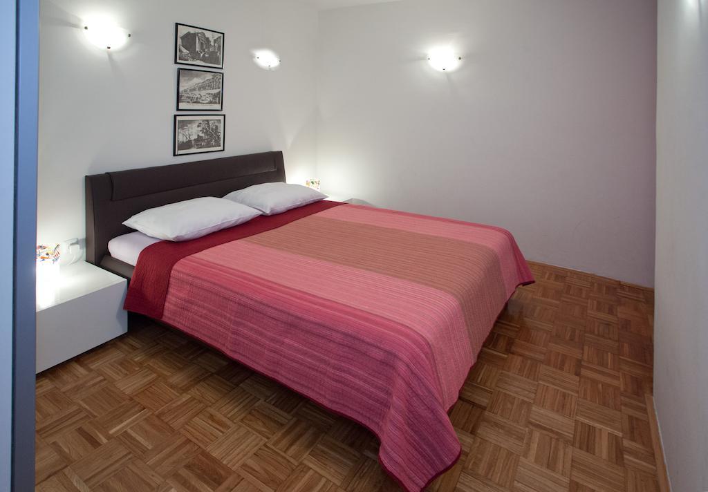 Ideal Location Split Apartments Habitación foto