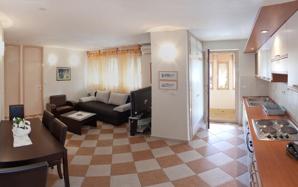 Ideal Location Split Apartments Habitación foto